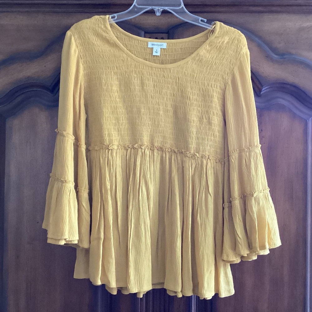 Mustard top with bell 3/4” sleeves
